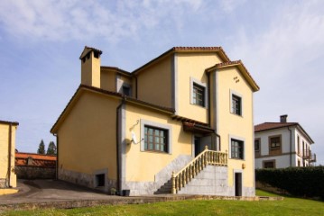 Casa o chalet 4 Habitaciones en San Claudio-Trubia-Las Caldas