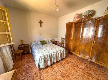 House 3 Bedrooms in Dílar