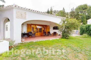House 4 Bedrooms in Monte Real