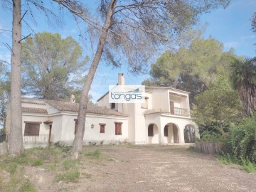 House 4 Bedrooms in Genovés