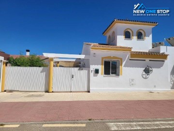 House 2 Bedrooms in Turre