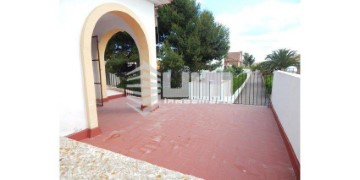 House 4 Bedrooms in Corinto