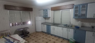 House 3 Bedrooms in Cuadros