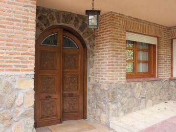 House 5 Bedrooms in La Parra