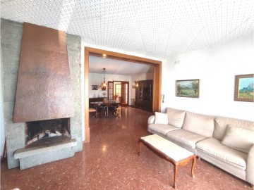 Apartment 6 Bedrooms in Sant Sadurní d'Anoia