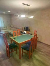 Apartment 3 Bedrooms in Albatàrrec