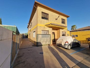 Casa o chalet 9 Habitaciones en Fuensanta - Zona Arcángel