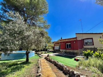 House 2 Bedrooms in Llombai