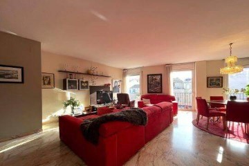 Apartment 5 Bedrooms in Figueres Centre