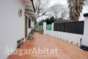 House 4 Bedrooms in Marchuquera