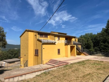 House 6 Bedrooms in Santa Eulalia de Puigoriol