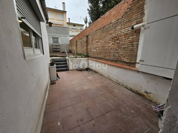 House 5 Bedrooms in Tona