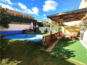 House 4 Bedrooms in Sant Sadurní d'Anoia