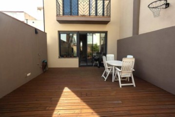 House 4 Bedrooms in Figueres Centre