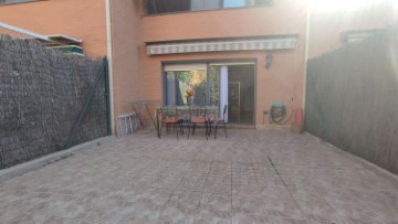 House 4 Bedrooms in El Rieral