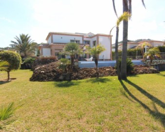 House 5 Bedrooms in Partida Comunes-Adsubia