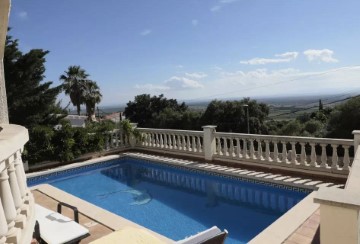 House 4 Bedrooms in Palau-Saverdera