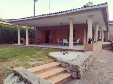 Maisons de campagne 5 Chambres à Camino Onda - Salesianos - Centro