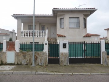House 2 Bedrooms in Santa Olalla