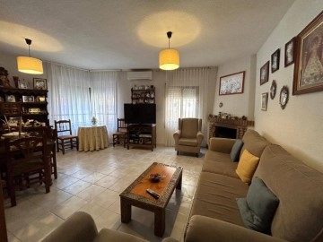 House 4 Bedrooms in El Casar