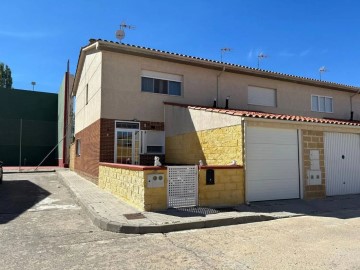 Casa o chalet 3 Habitaciones en Peleas de Abajo