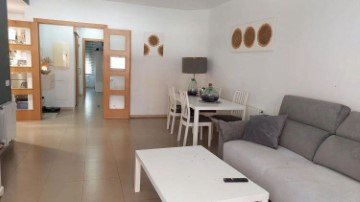 Apartment 4 Bedrooms in Centre