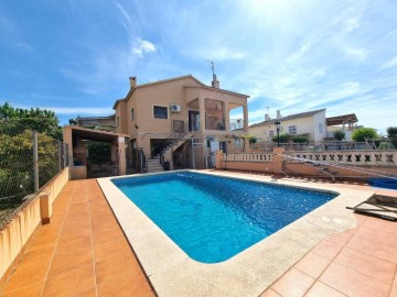 Maison 5 Chambres à La Pobla de Montornès