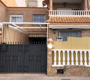 House 4 Bedrooms in Torrellano