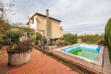 Casa o chalet 4 Habitaciones en Gójar