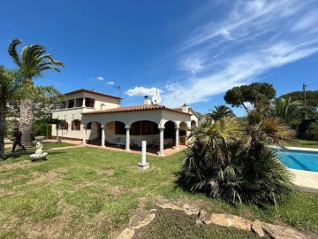House 5 Bedrooms in Cabanyes-Mas Ambrós-Mas Pallí
