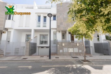 House 4 Bedrooms in San Miguel