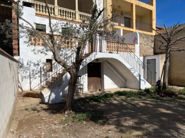 House 5 Bedrooms in Torroella de Fluvià