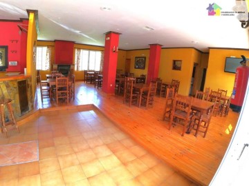 Apartment 4 Bedrooms in Serrilla