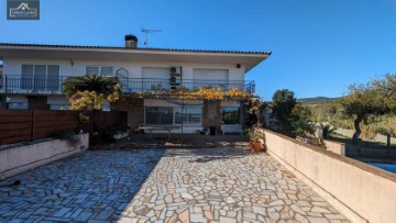 House 3 Bedrooms in Canyadell-Villes-Victória