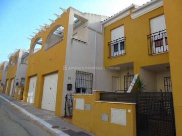 House 4 Bedrooms in La Cañada de las Cruces