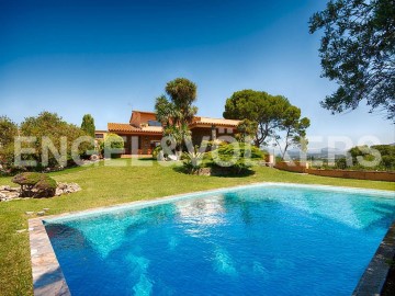 House 5 Bedrooms in Marza