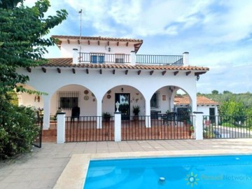 House 4 Bedrooms in Ontinyent Centro