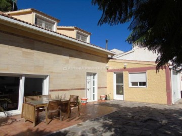 House 3 Bedrooms in Purchena