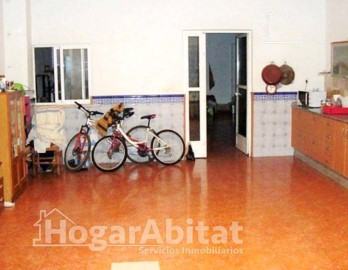 House 4 Bedrooms in Avda. Reyes Catolicos