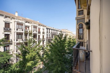 Piso 5 Habitaciones en Granada Centro