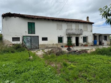 House 3 Bedrooms in Guarnizo