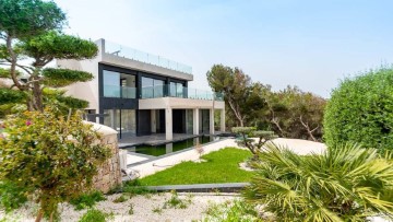 House 4 Bedrooms in Cala Murada