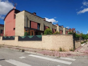 Casa o chalet 5 Habitaciones en Villafría - La Ventilla - Castañares