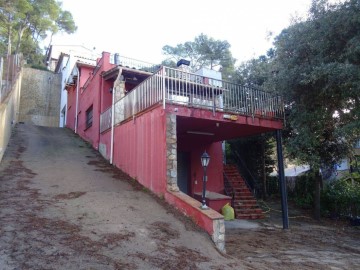 House 4 Bedrooms in Tamariu