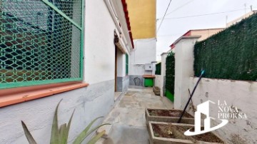 House 3 Bedrooms in Singuerlín