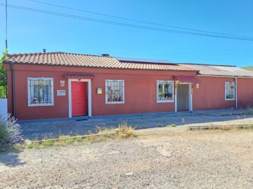 Casa o chalet 5 Habitaciones en Yagüe-Villalonquejar
