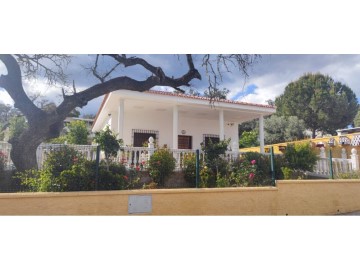 House 3 Bedrooms in El Ronquillo