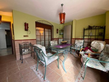 House 4 Bedrooms in Albolote