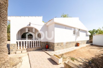 House 4 Bedrooms in Orito