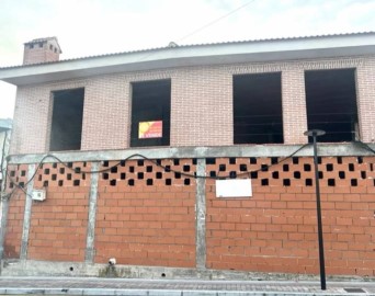 Edificio en Morera Valcarillo